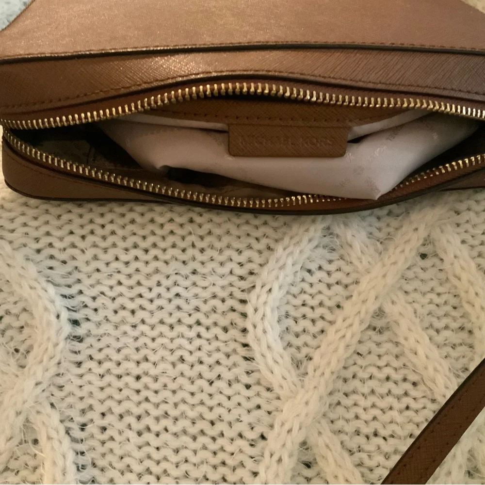 Michael Kors Sandrine Crossbody purse - Picture 6 of 6